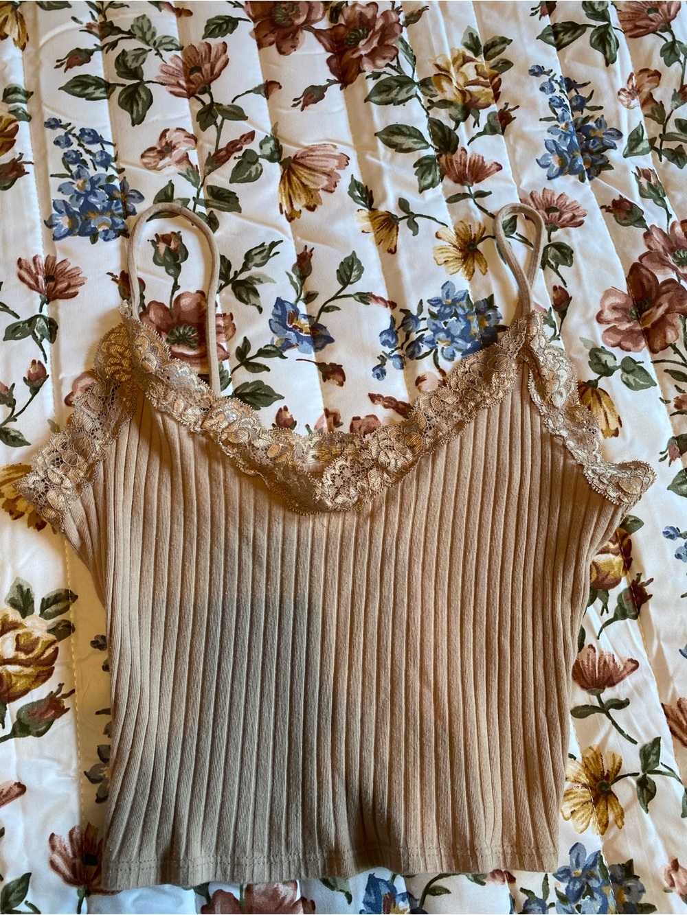 Me to We Lace-Trim Ribbed Cami Tank Top